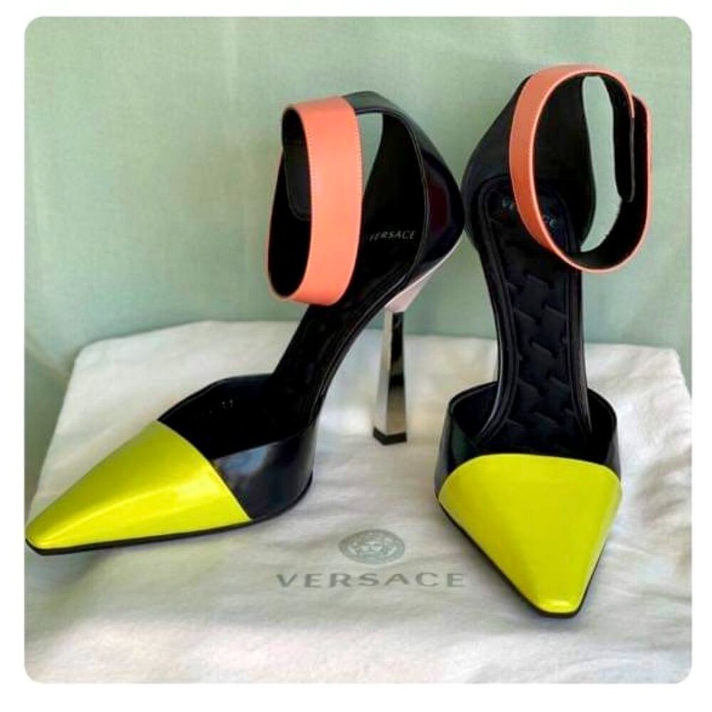 Versace La Medusa sandals Size US 7.5/UK 38